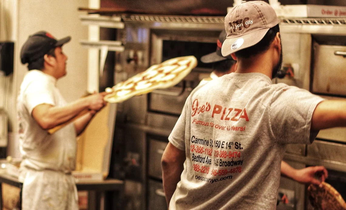 New York Pizza frisch aus dem Ofen